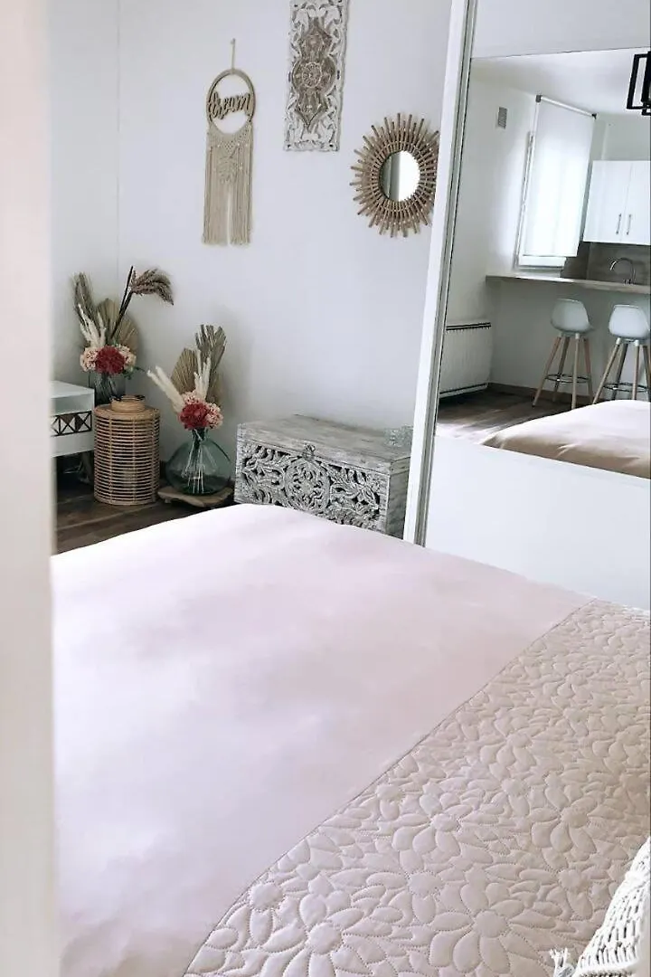 Le Magnifique Apartment Villeparisis 0*,  France